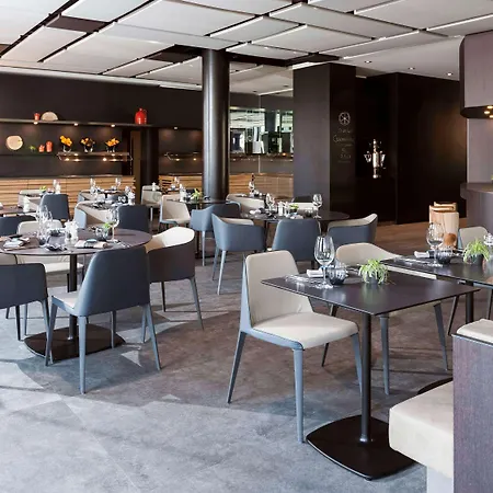 Novotel Expo Hotel 4*