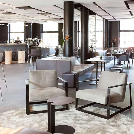 Novotel Expo Hotel 4*