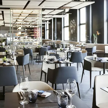 Novotel Expo Hotel 4*