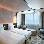 Novotel Expo ホテル 4*