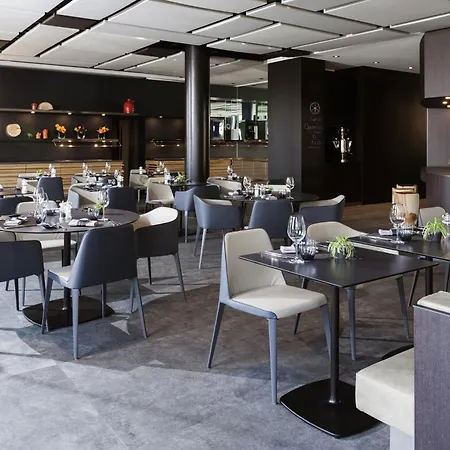 Novotel Expo Hotell 4*