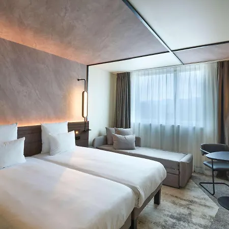Novotel Expo Hotell 4*