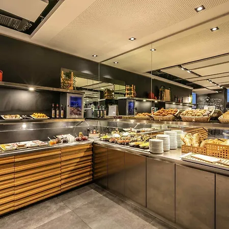 Novotel Expo ホテル