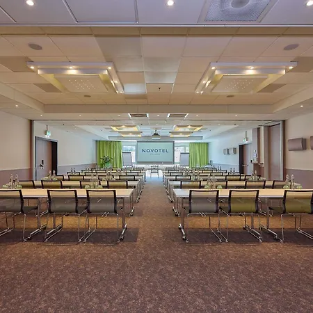 Szálloda Novotel Expo Bern