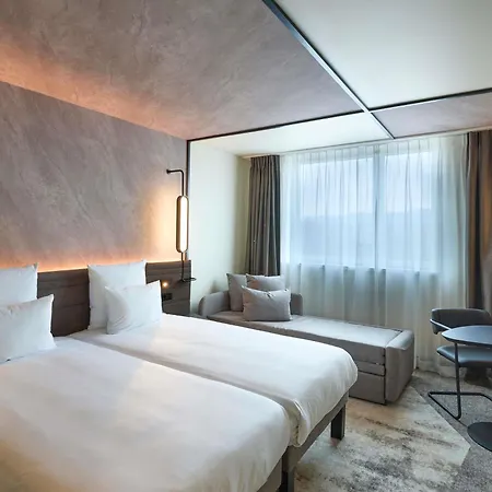 Novotel Expo Szálloda 4*