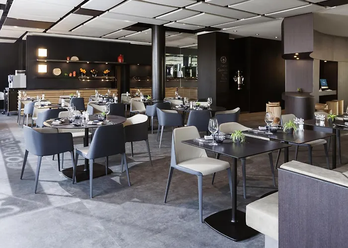 Novotel Expo Hotel 4*