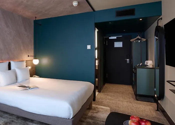 Novotel Expo Hotel 4*