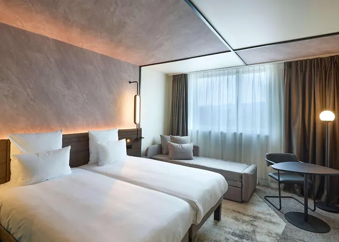 Novotel Expo Hotel 4*