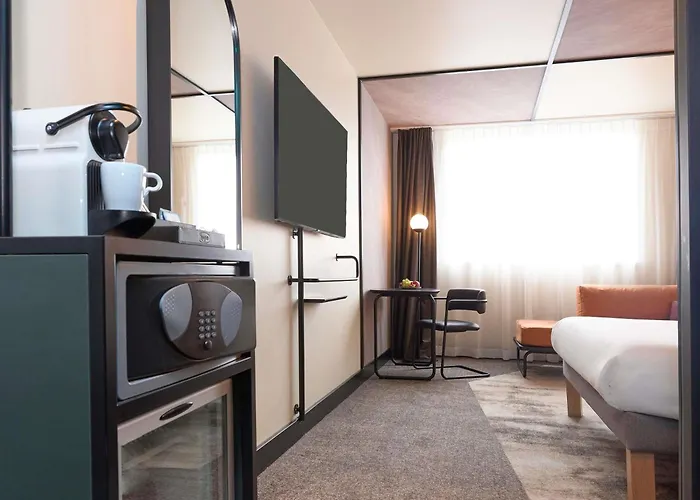 Novotel Expo Szálloda 4*