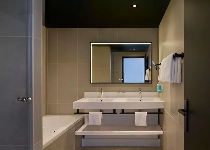 Novotel Expo Szálloda 4*