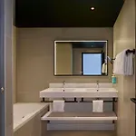Novotel Expo Hotel 4*