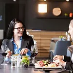 Novotel Expo Szálloda 4*