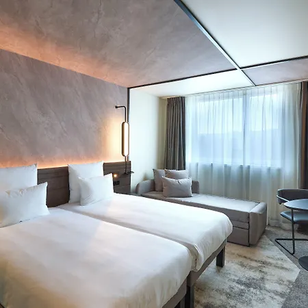 Novotel Expo Szálloda 4*